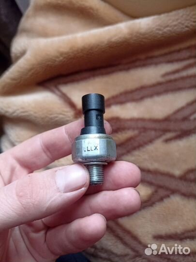 Датчик давления масла Шевроле Авео т300