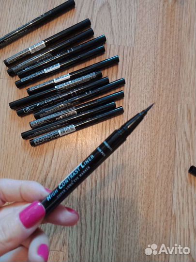 Подводка фломастер для глаз новая