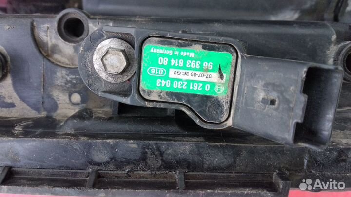 Коллектор впускной Peugeot 307