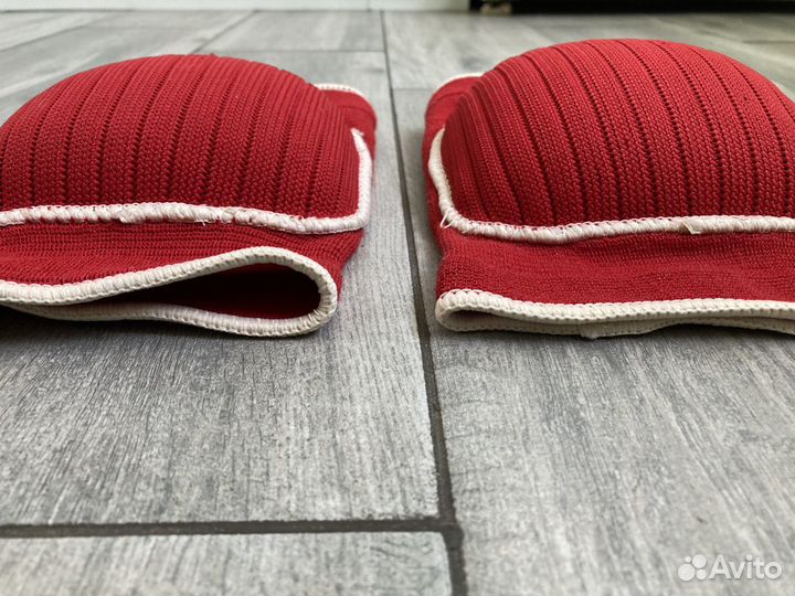 Наколенники