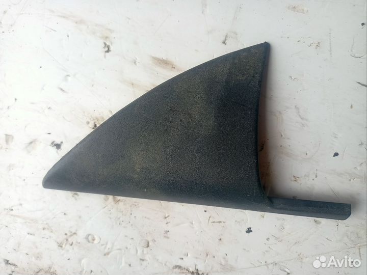 Крышка зеркала внутренняя левая Audi 100 C4 седан