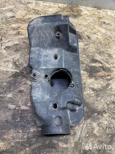 Корпус воздушного фильтра Ford Mondeo 2 1.6