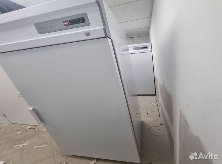 Холодильный шкаф