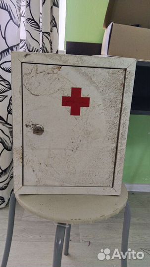 Аптечка металлическая