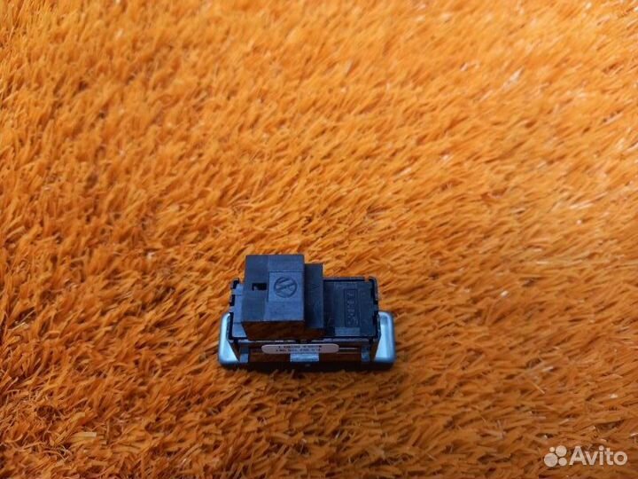 Кнопка блокировки двери передняя левая Volkswagen