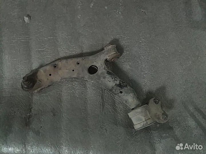 Рычаг левый Mazda 3 BK