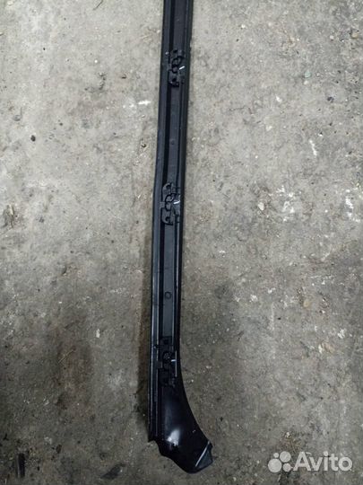 Уплотнительная резинка на крышу BMW X3 G01 2018