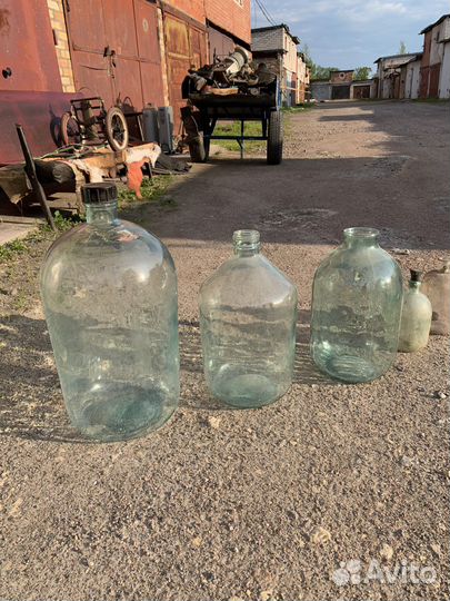 Бутыли стеклянные