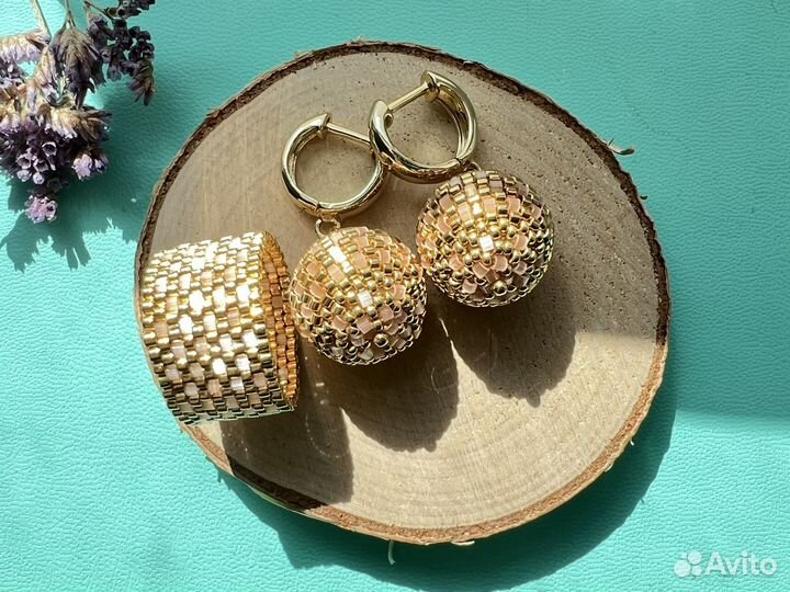 Серьги и кольцо из бисера