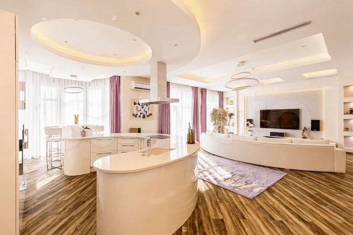 Коттедж 350 м² на участке 9 сот.