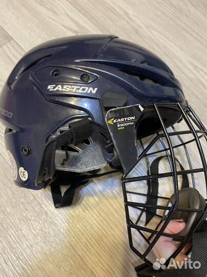 Хоккейный шлем