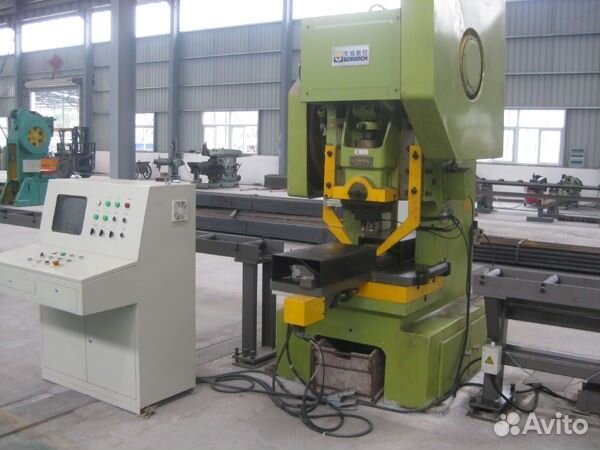 Полуавтоматический станок для пробивки отверстий