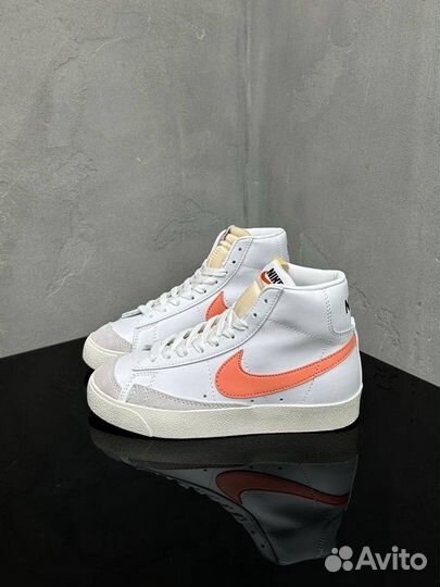 Nike Blazer Mid 77 White Atomic Pink