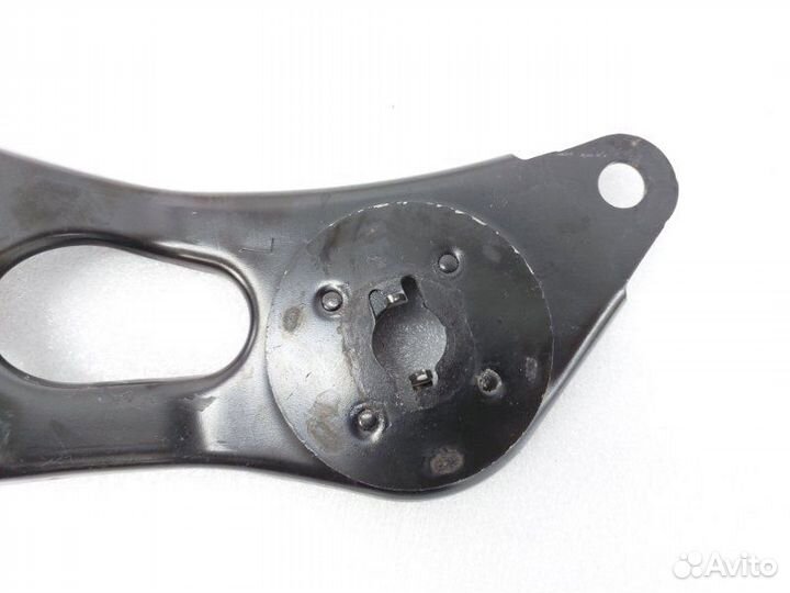 Кронштейн подрамника передний левый Hyundai Sonata