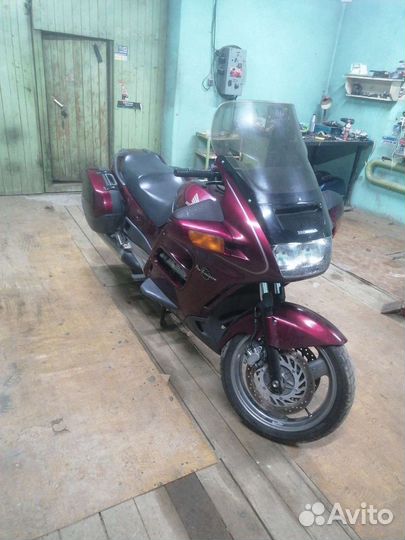 Продам Honda ST1100