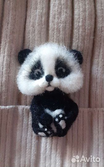 Панда брошь