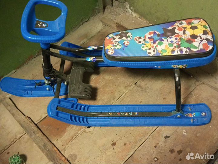 Детский снегокат с ручкой