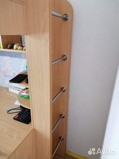 Уголок школьника с кроватью