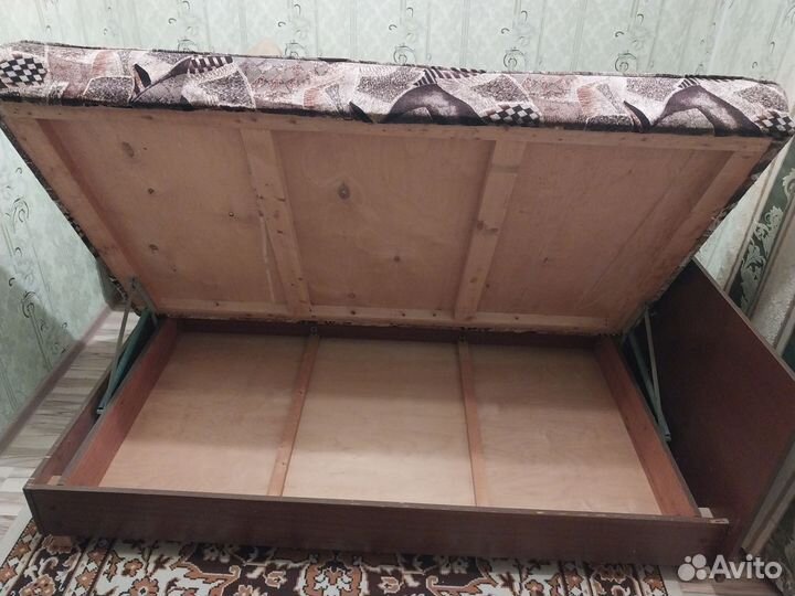 Кровать