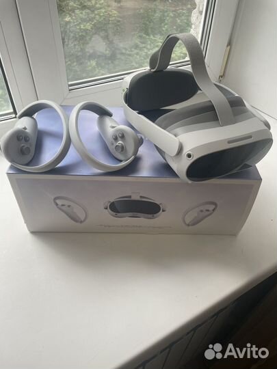 Система виртуальной реальности Pico 4 белый