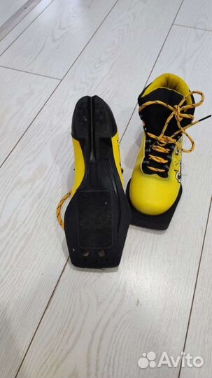 Лыжные ботинки