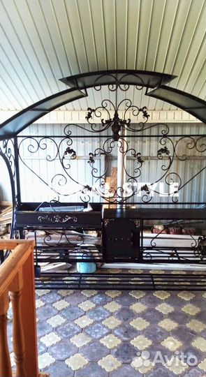 Мангал с крышей