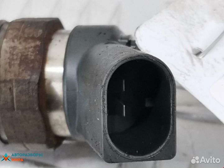 Форсунка BMW 7 E65/E66/E67 2004 13537789661