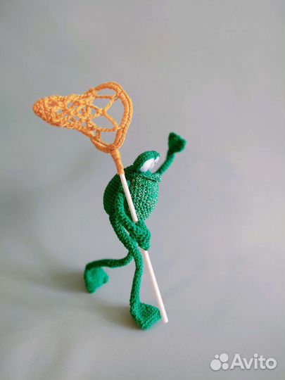 Лягушка игрушка вязаная