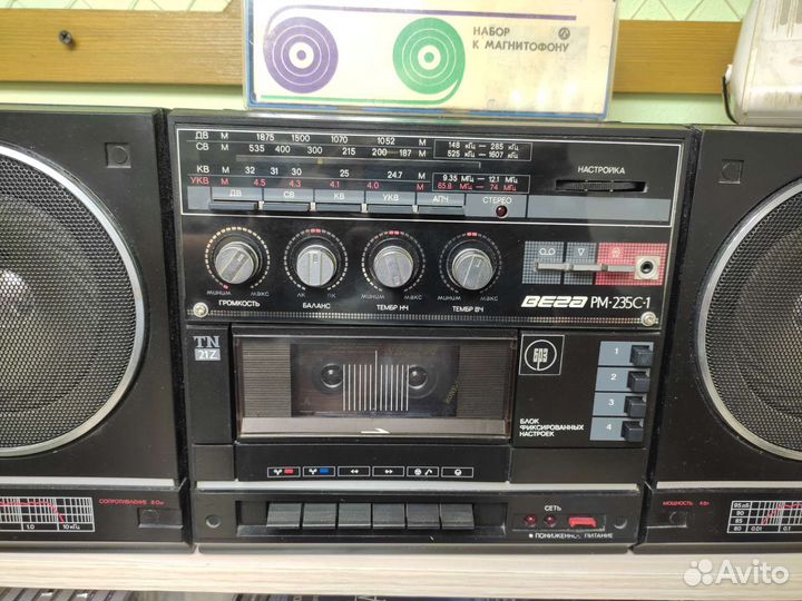 Кассетный магнитофон