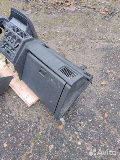 Передняя панель Mitsubishi galant 1991г.в