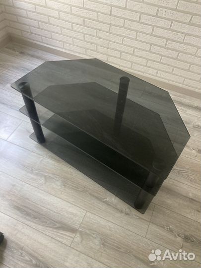 Стеклянная тумба под тв