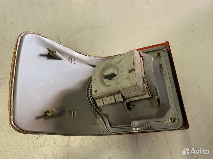 Фонарь задний правый Audi80 B3