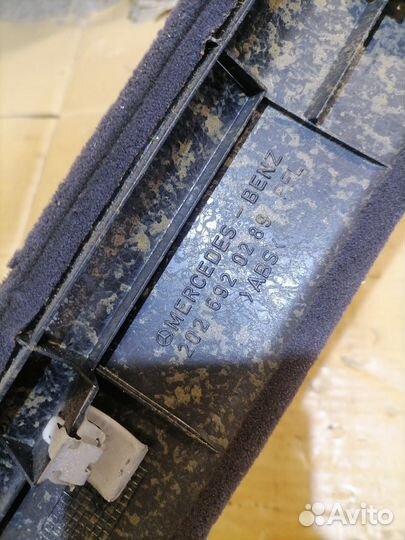 Обшивка стойки Mercedes-Benz C-класс