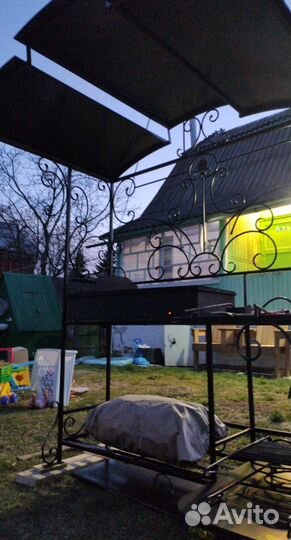 Мангал с крышей