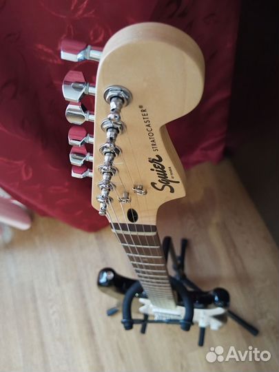 Электрогитара Fender Squier Stratocaster HSS