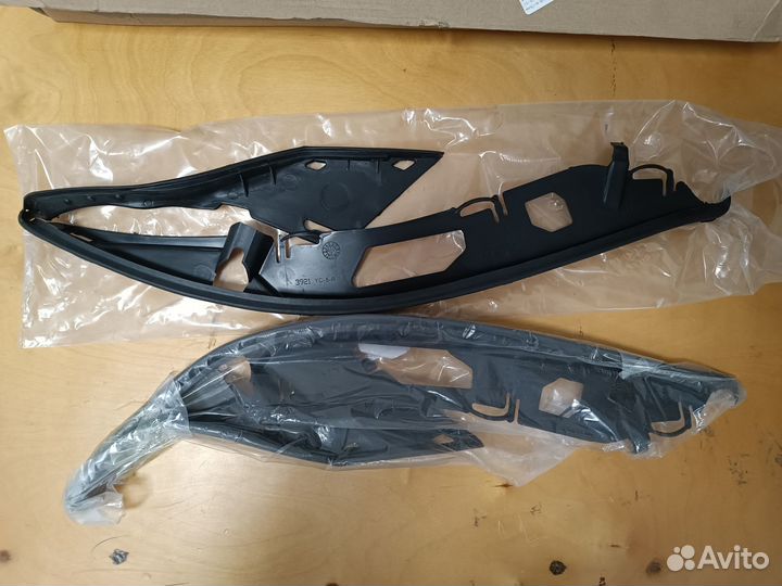 Уплотнитель/пыльник фары BMW E60, лев+прав комплек