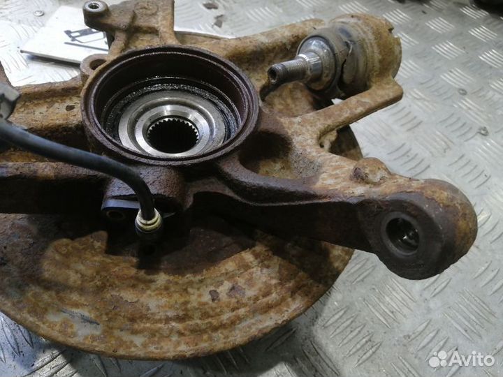 Кулак задний левый Mercedes Benz ML W163