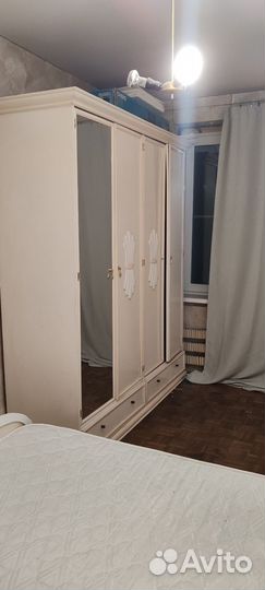 Мебель спальня кровать шкаф тумба комод