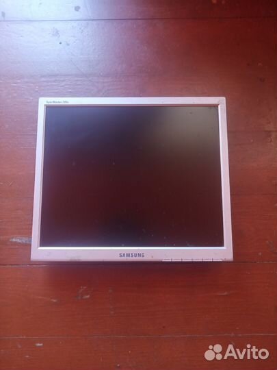 Samsung SyncMaster 720n