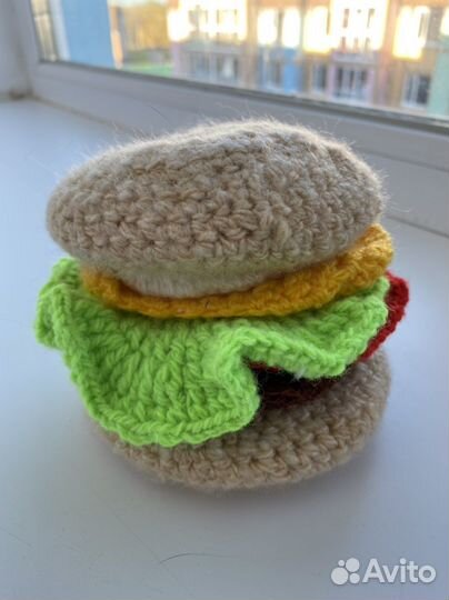 Вязаный бургер