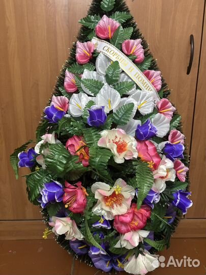 Венки, корзины, вазы а ассортименте и на заказ