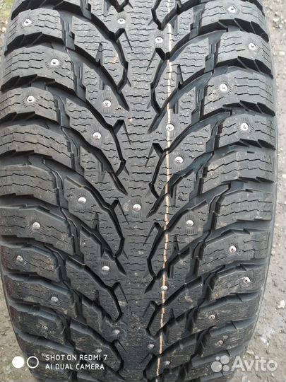 Nokian Tyres Hakkapeliitta 9 SUV 235/55 R18 104T