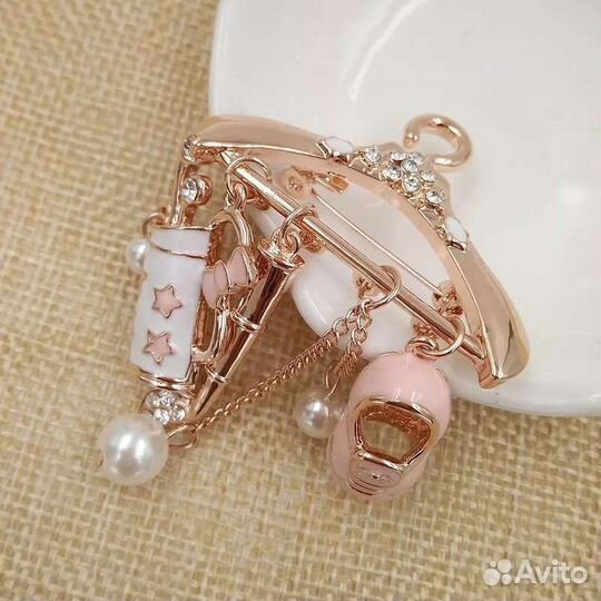 Брошь Вешалка