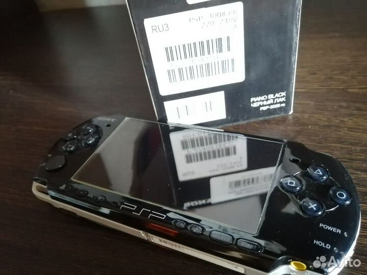 PSP 3008 в коробке