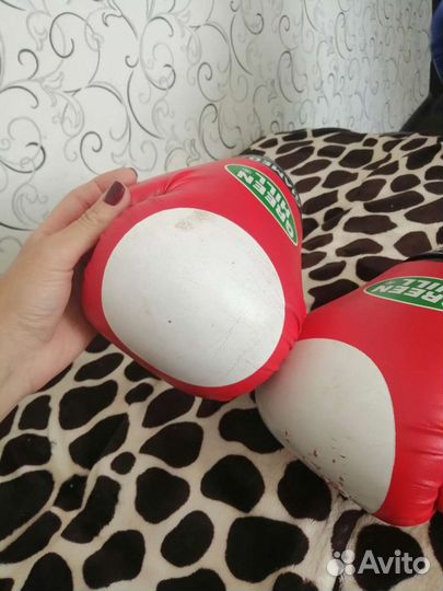 Перчатки для кикбоксинга