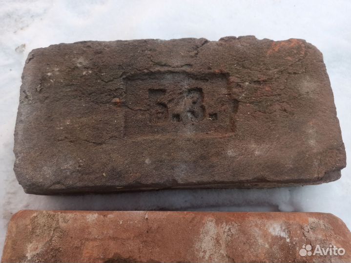 Кирпичи старинные с клеймом, 3 штуки