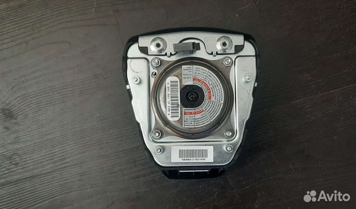 Hyundai Solaris подушка в руль airbag