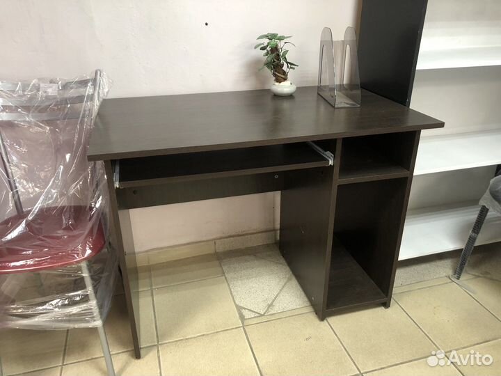 Стол компьютерный