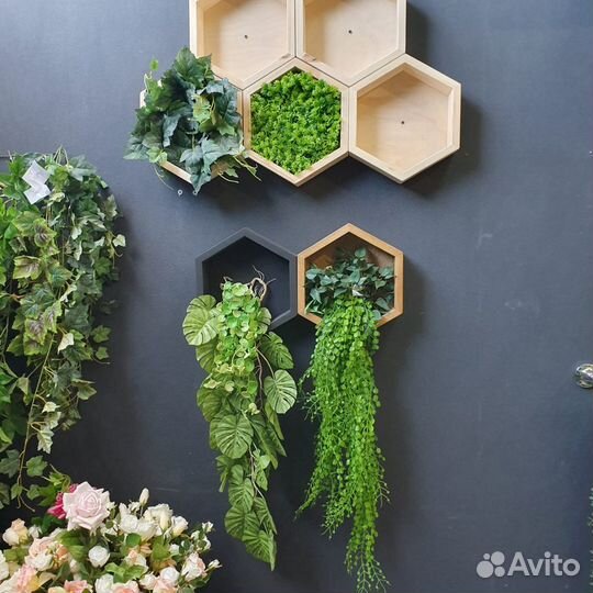 Искусственная зелень, деревья, коврики(в наличии)