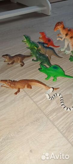 Динозавры игрушки